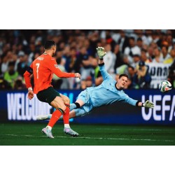 C Ronaldo je postigao svoj 937. gol u karijeri, pomažući Portugalu da se plasira u finale UEFA Lige nacija